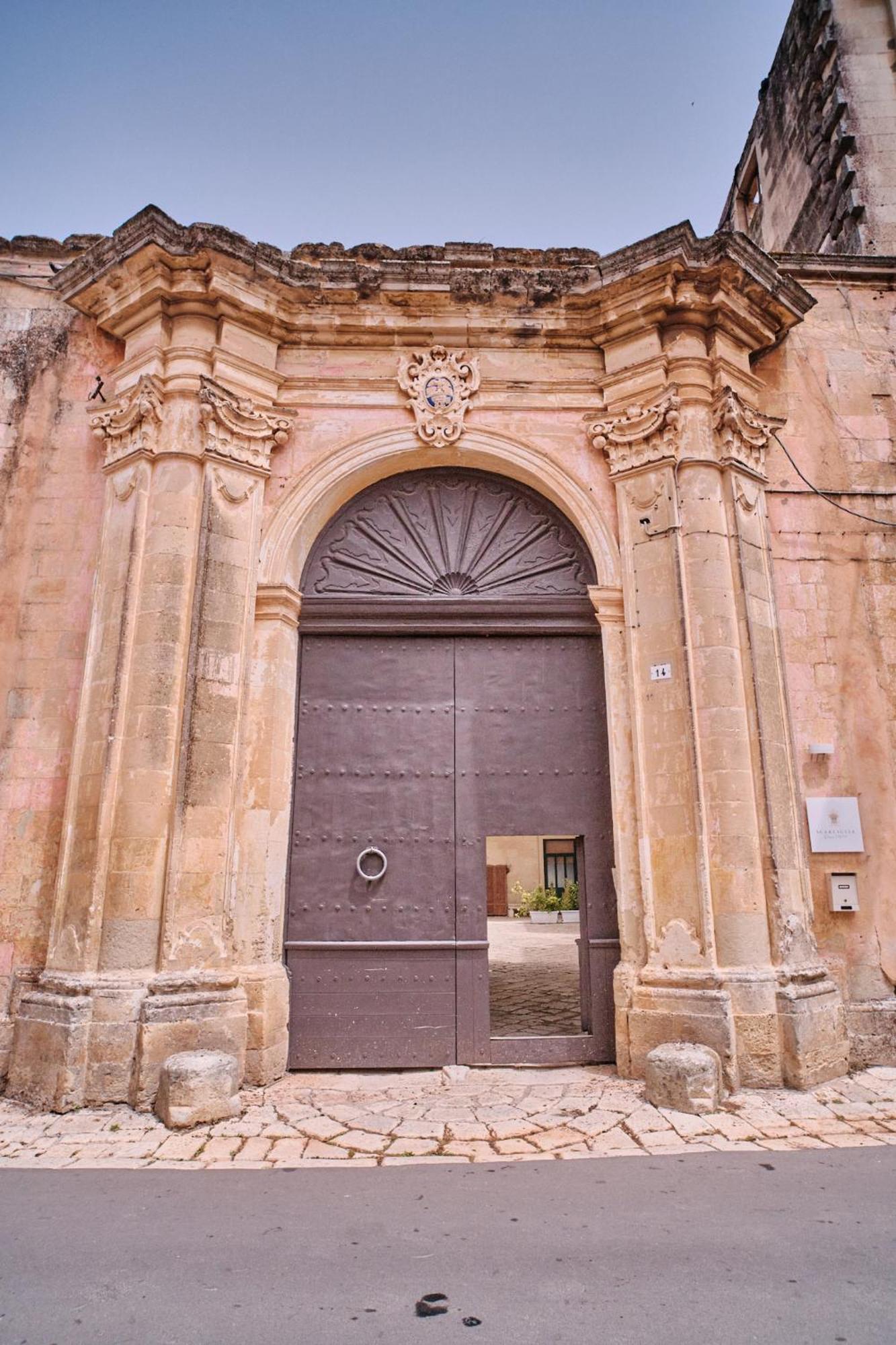 Hotel Palazzo Scarciglia Minervino di Lecce Exterior foto