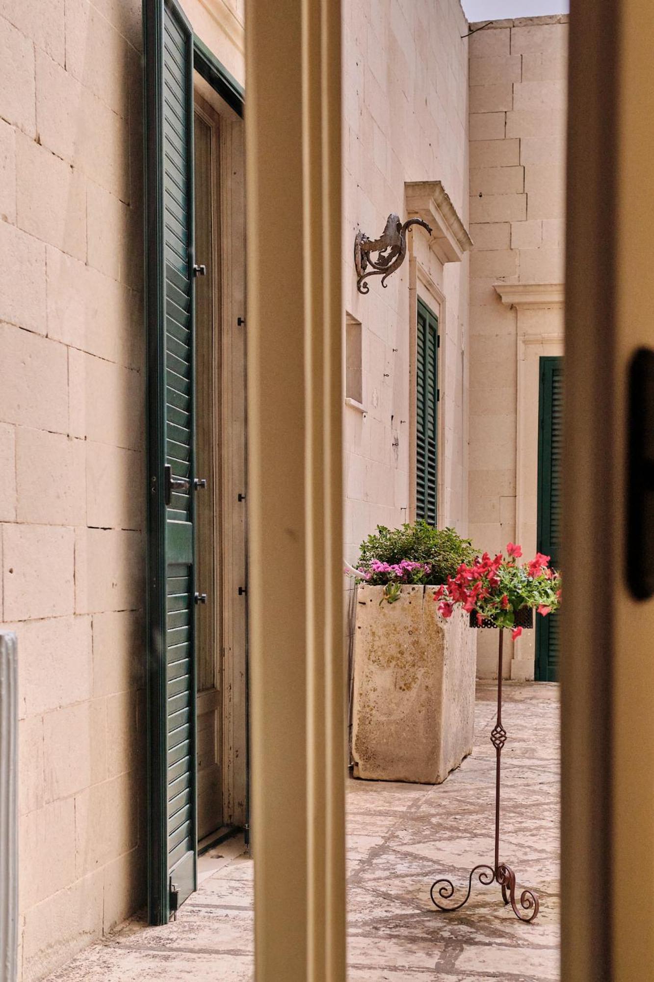 Hotel Palazzo Scarciglia Minervino di Lecce Exterior foto